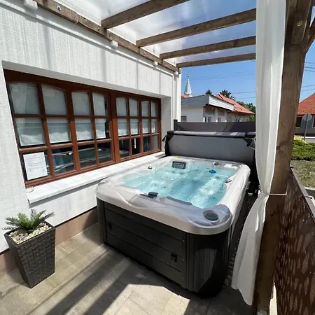 Apartment Varosi Idill *