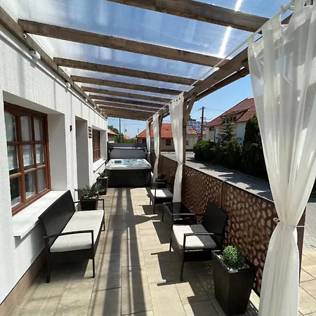 Varosi Idill Apartment *